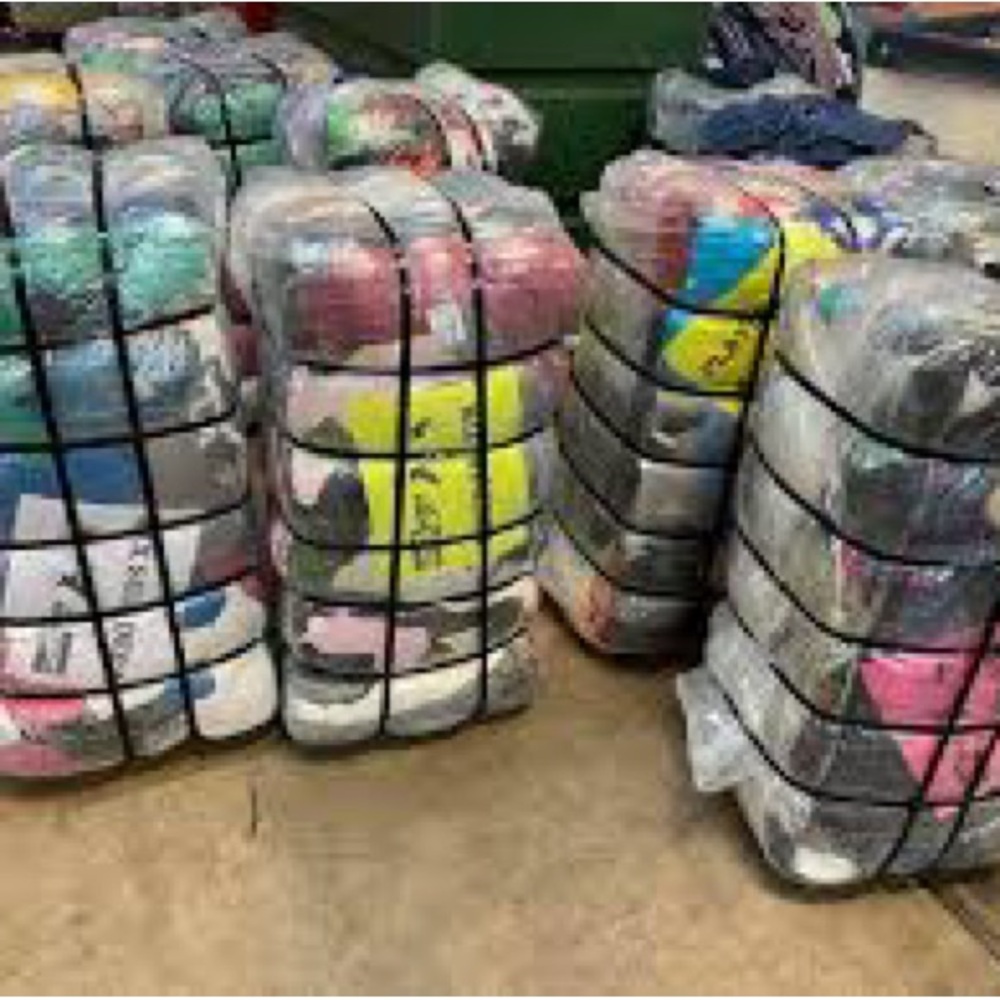 Bulk Clothing Bales in Mixed Colors